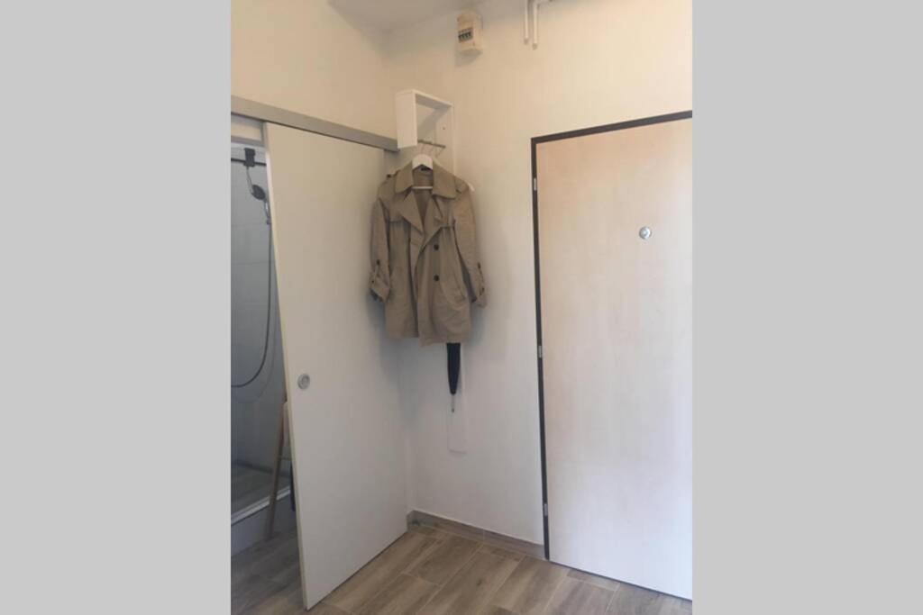 ברטיסלאבה A Cosy Studio In The City Centre מראה חיצוני תמונה